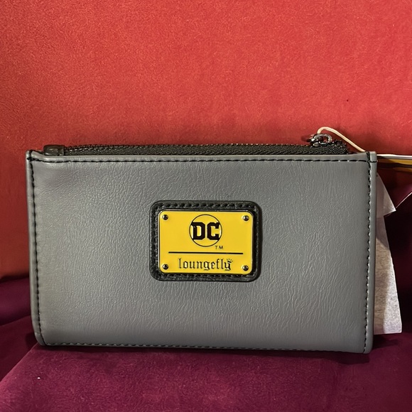 LOUNGEFLY DC COMICS BATMAN 80TH ANNIVERSARY WALLET - Picture 7 of 7